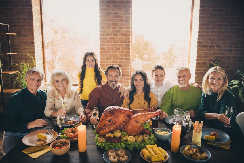 family enjoying thanksgiving